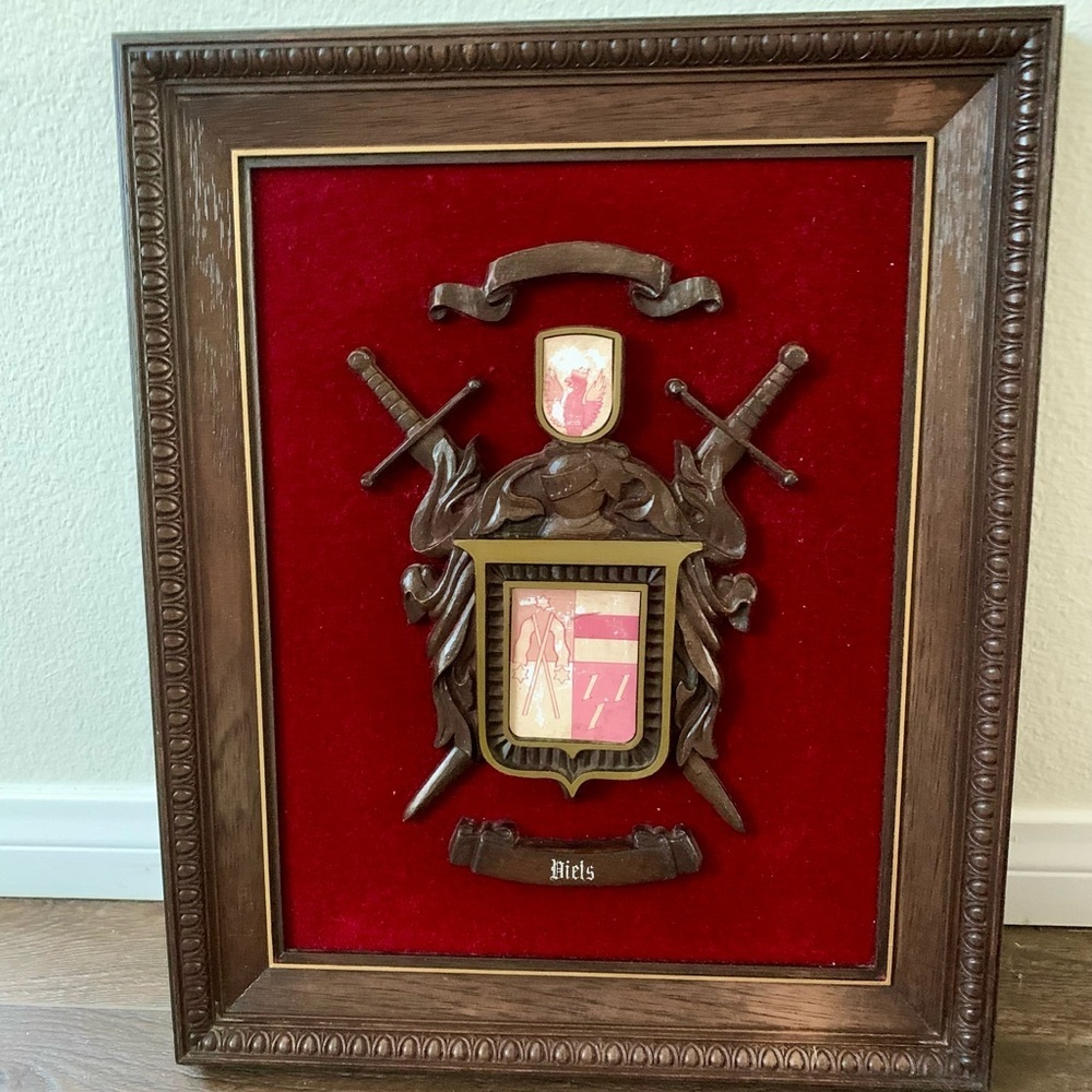 Vintage Family Crest On Red Velvet 14/17” Plastic